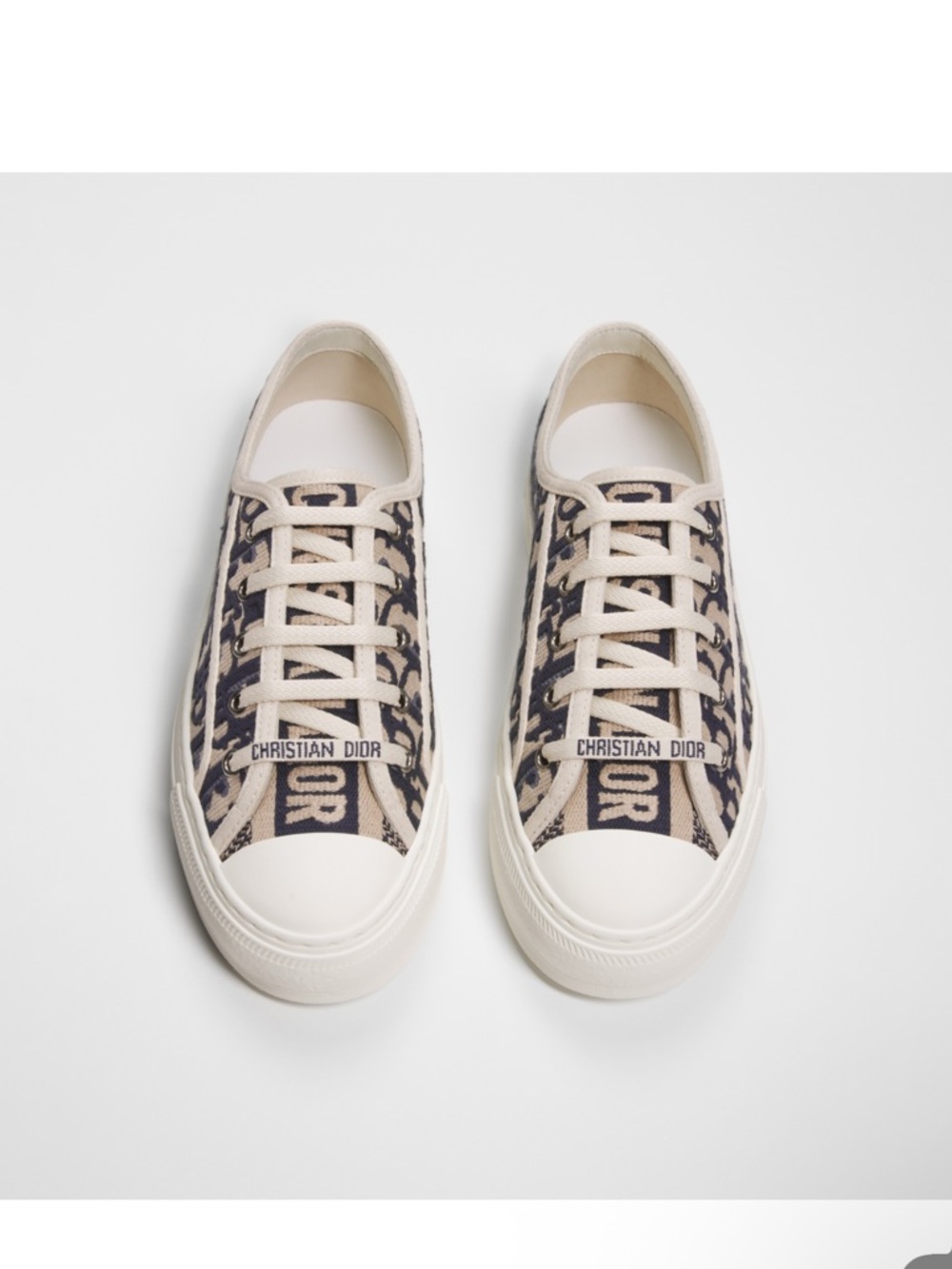 Dior Walk'n'Dior Sneaker
Deep Blue Dior Oblique Embroidered Cotton 39